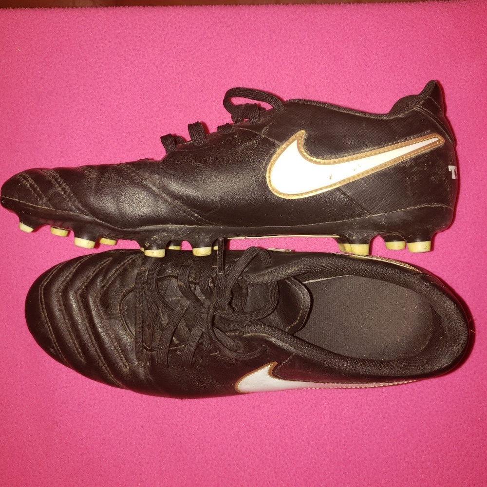 Nike Tempo Soccer Cleats